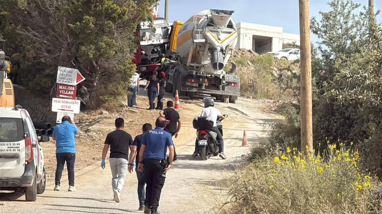 Muğla'da feci kaza! Beton mikseri şoförünün aracından inmesi hayatına mal oldu