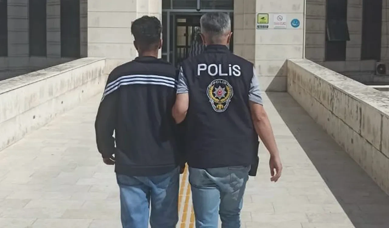 Polis adım adım takip etti! Altınlarla kaçarken kıskıvrak yakalandılar