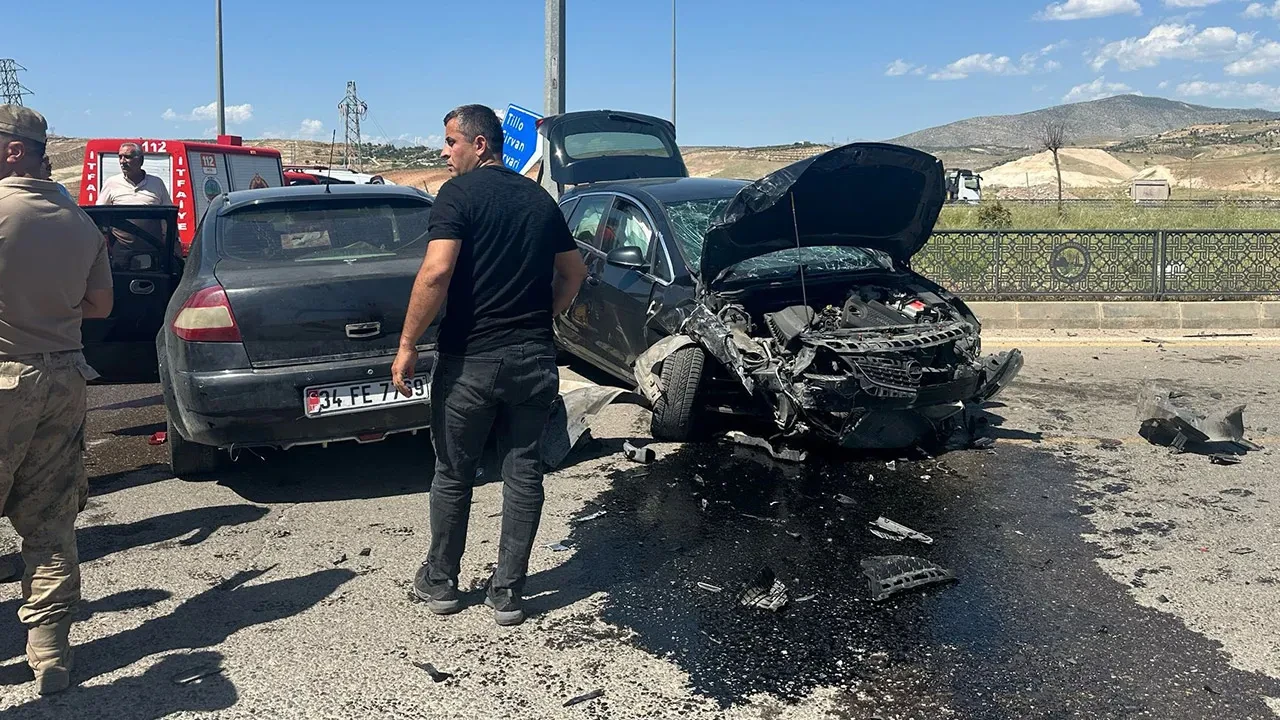 Siirt'te trafik kazası: 1’i ağır 4 yaralı
