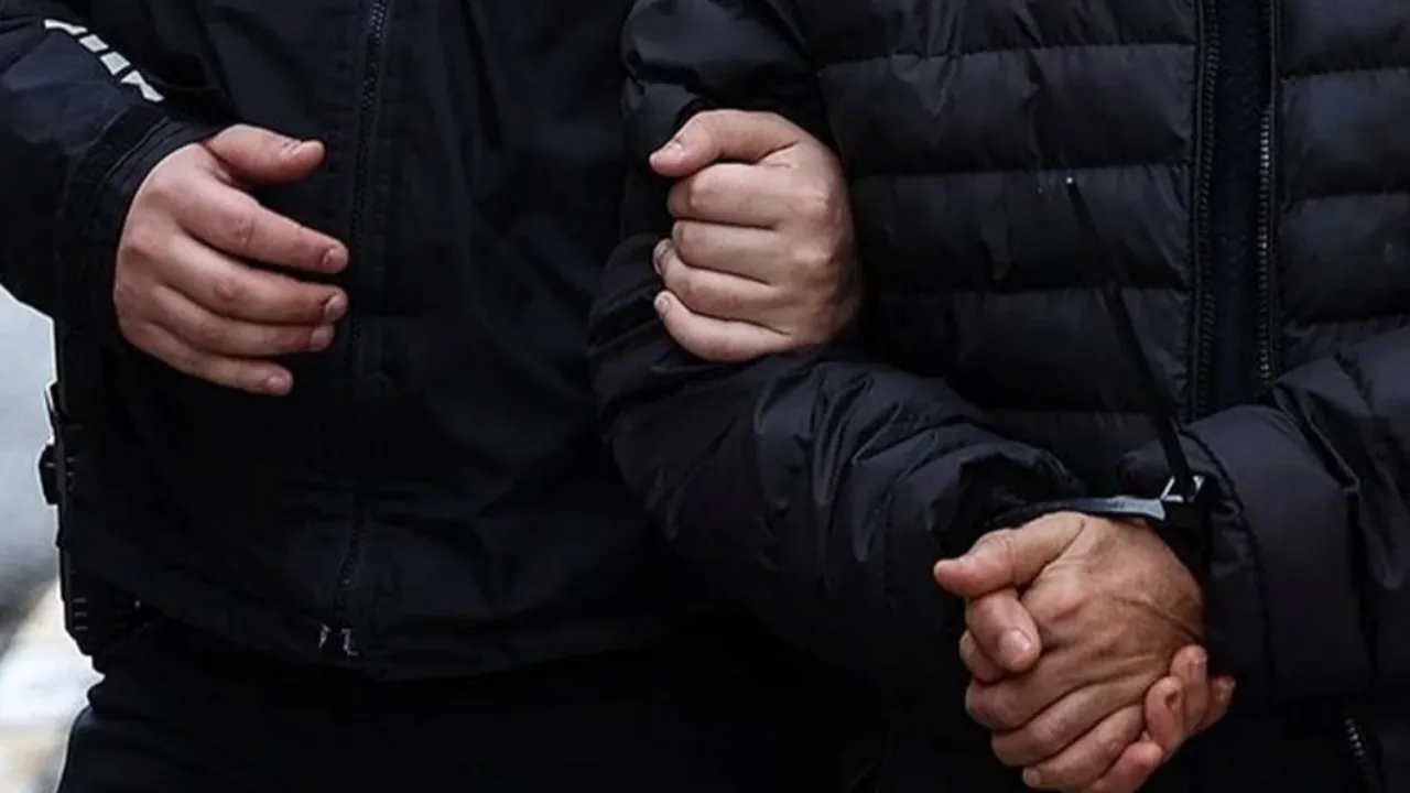 Adapazarı’nda yaya geçidinde can pazarı: 46 yaşındaki kadın hayatını kaybetti