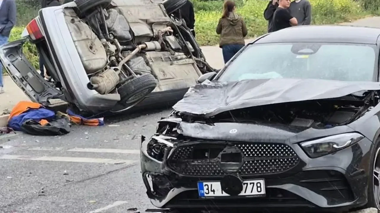 Beylikdüzü'nde feci kaza! Kontrolden çıkan araç ters şeride daldı: 1'i ağır çok sayıda yaralı var