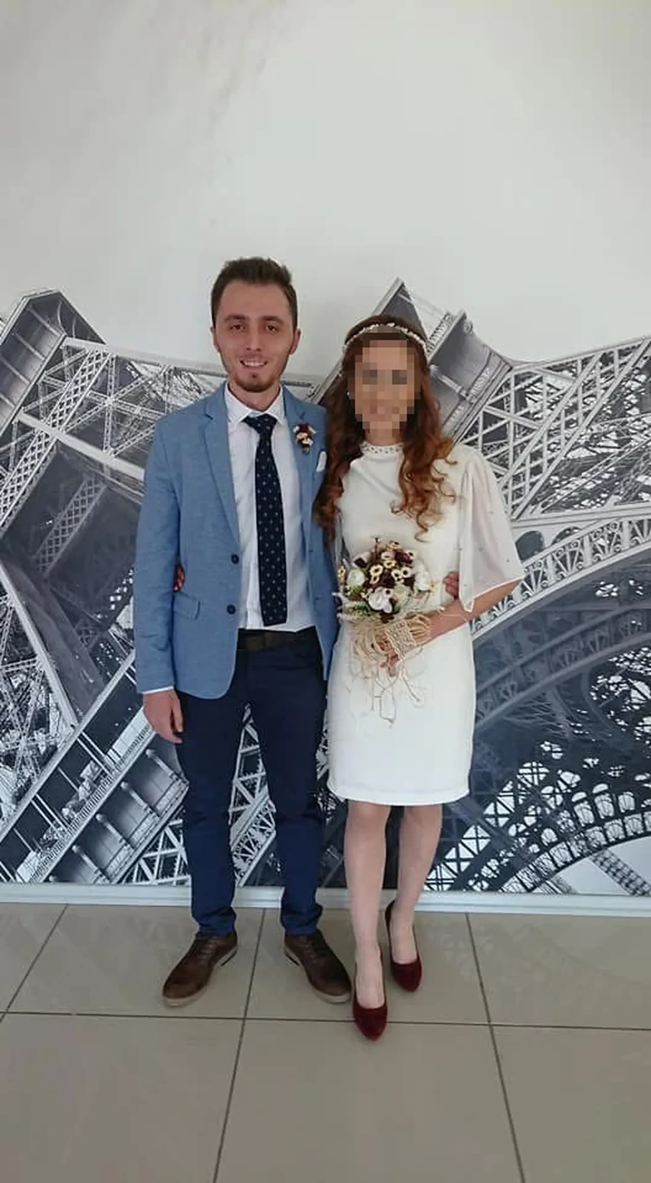 Düğün salonunda devrilen taş kemer doktorla eşini ayırdı