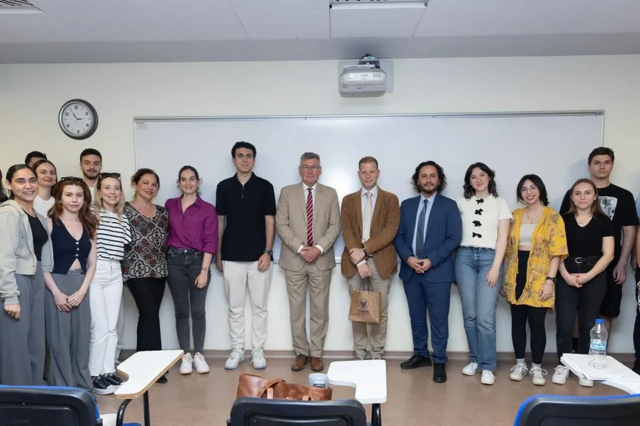 Hızlı vize almak isteyenlere kritik uyarı! Başkonsolos püf noktayı verdi: Oralardan uzak durun