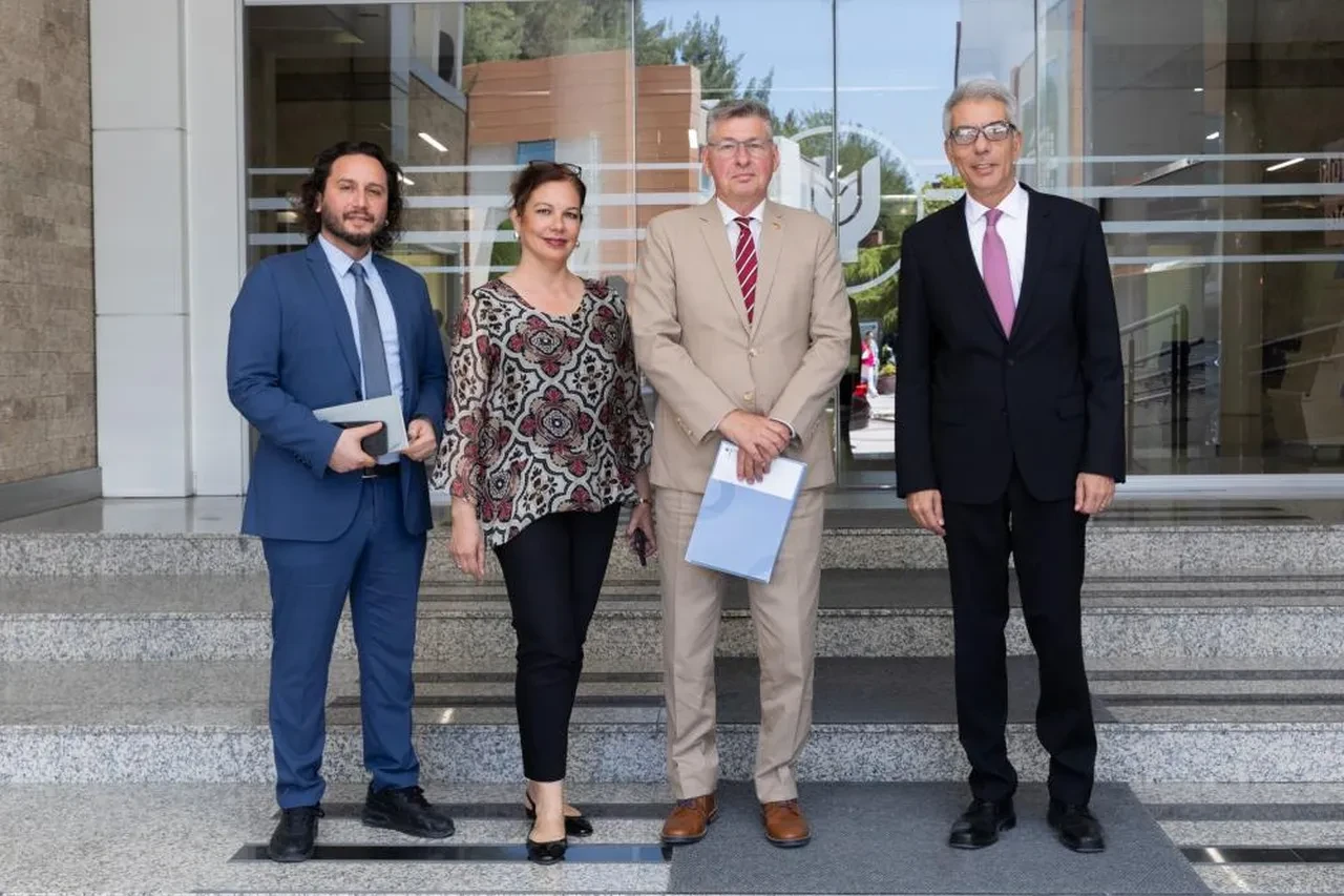 Hızlı vize almak isteyenlere kritik uyarı! Başkonsolos püf noktayı verdi: Oralardan uzak durun