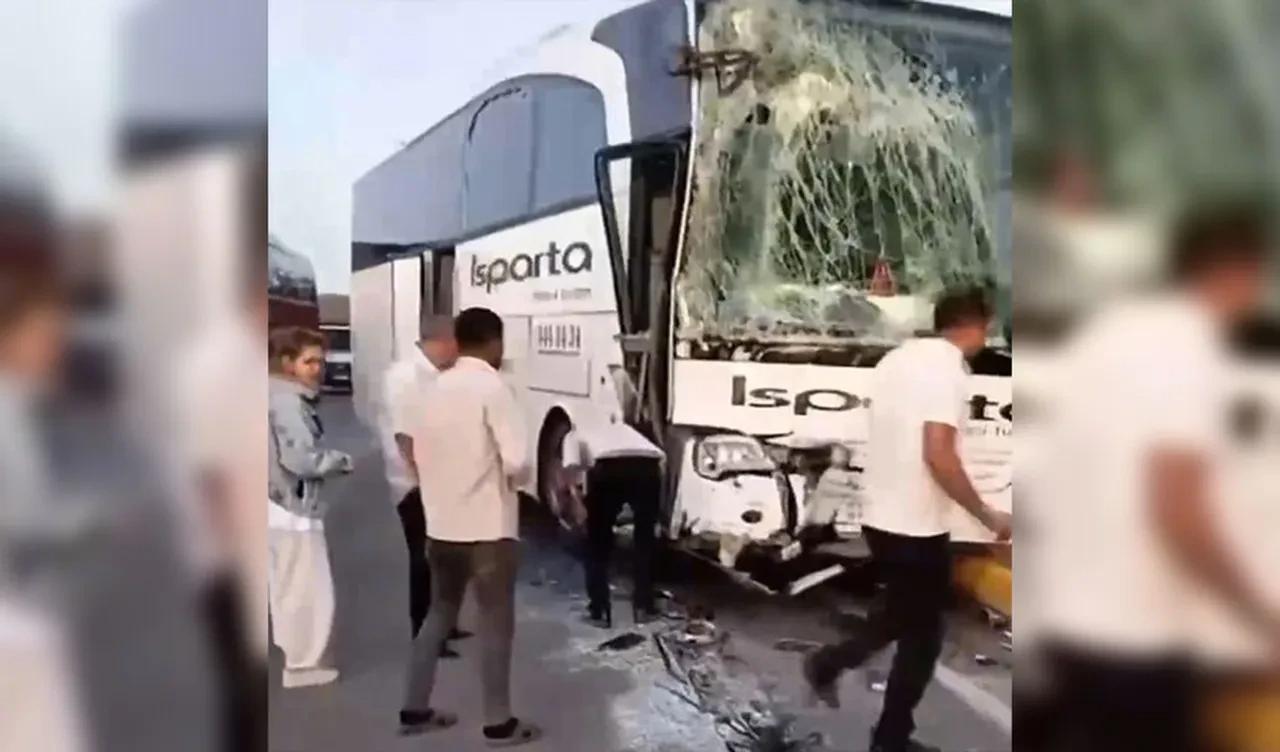 Isparta'da feci kaza! İki yolcu otobüsü çarpıştı: Çok sayıda yaralı var