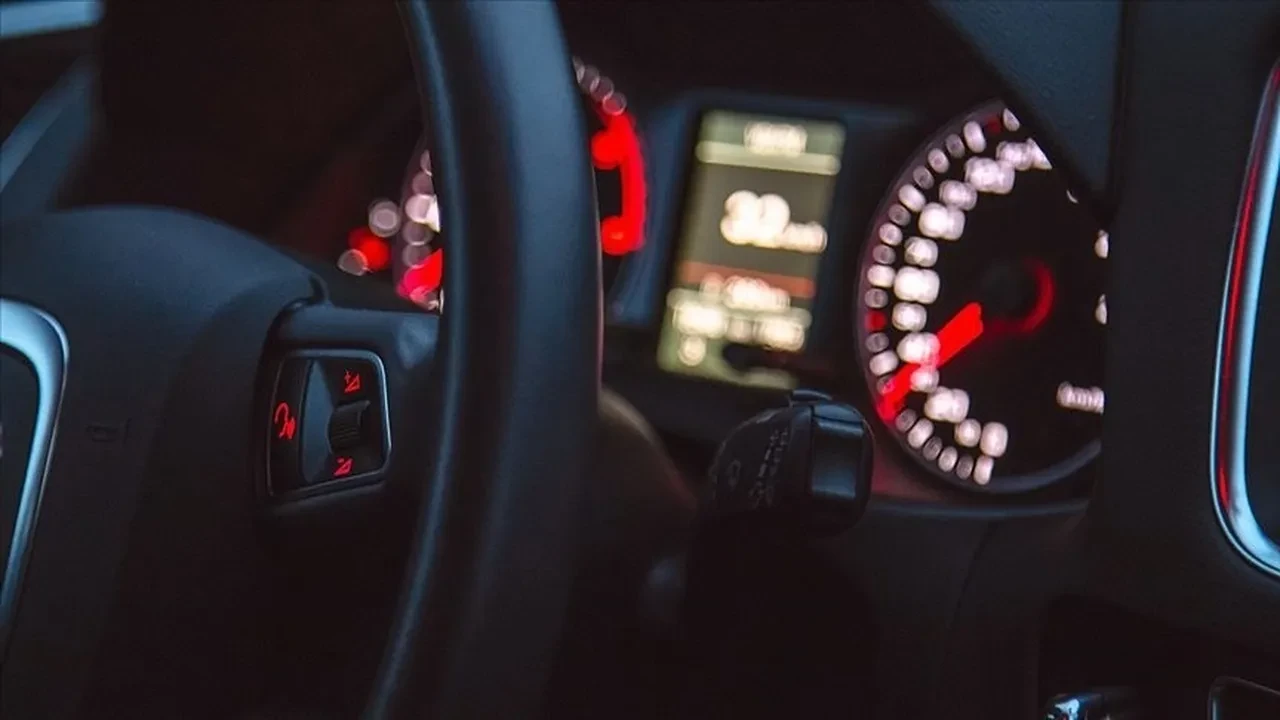 Oto yıkamacı açıkladı! Tuvaletten bile 9 kat daha pis: Arabada her gün dokunuyorsunuz