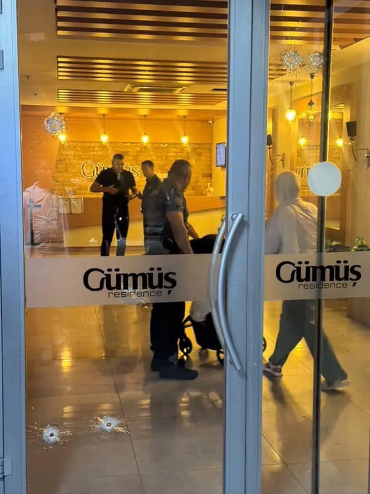 Ucuza döner satıyor diye kurşunladılar! Korku dolu anlar kamerada