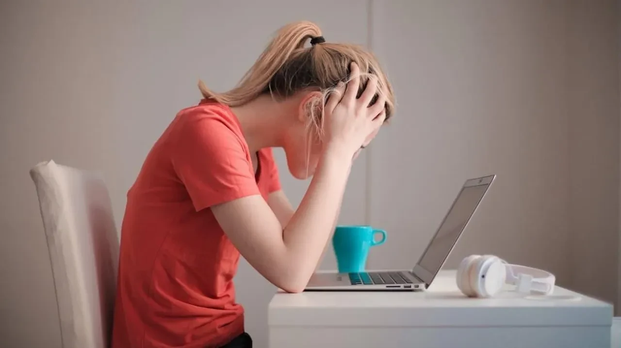 Uzun süre oturanlar dikkat! Resmen beyninizi küçültüyor