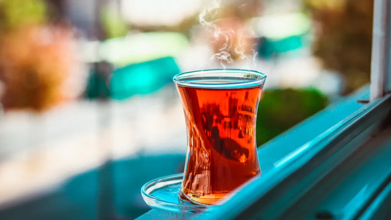 Yıllardır süren tartışma sona erdi! Çayın yararlı mı yoksa zararlı mı olduğu açıklandı