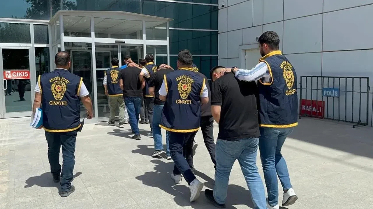 Adıyaman’da silahlı kavga: 2 yaralı, 5 şüpheli yakalandı!
