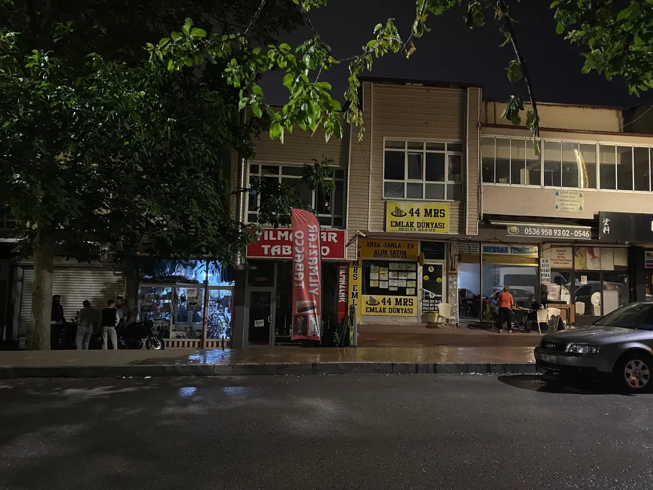 Başına gelmeyen kalmadı! İş yerinde unutup üzerine kapıyı kilitlediler! 