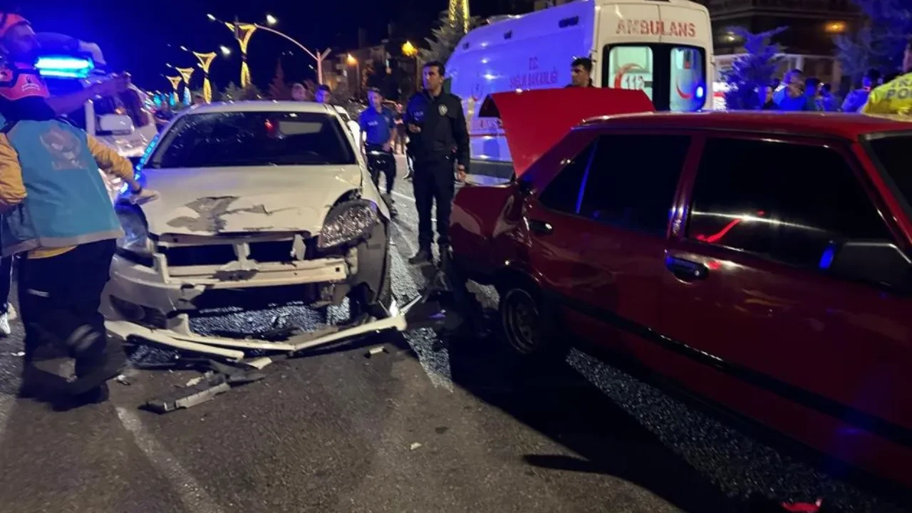 Bingöl’de zincirleme trafik kazası: Yaralılar var!