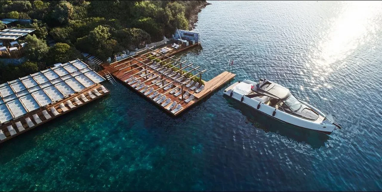 Bodrum beach'leri cep yakacak! Dudak uçuklatan fiyat tarifesi belli oldu: Tepki yağıyor 