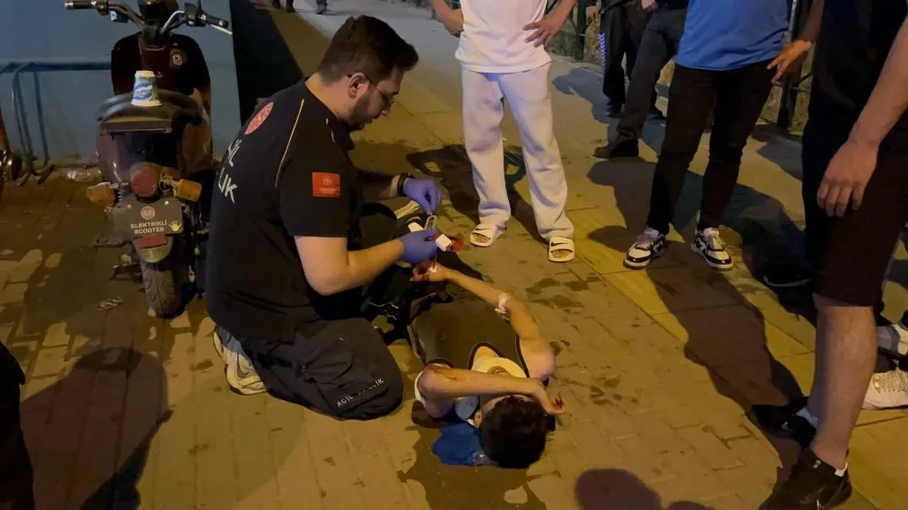 Bursa'da iki grup arasında bıçaklı kavga: 3 yaralı