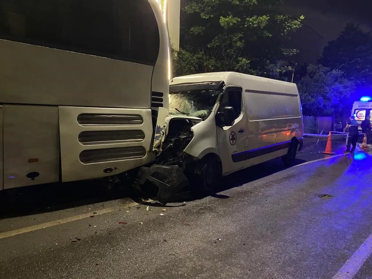 Ehliyetsiz sürücü dehşet saçtı: İzinsiz araç aldı, ortalığı savaş alanına çevirdi