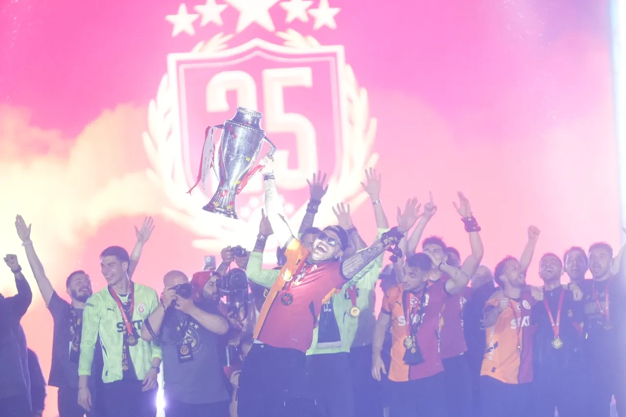 Galatasaray'ın şampiyonluk kutlamasına kat kişi geldi? Sayı paylaşıldı: Şaşırtan sonuç