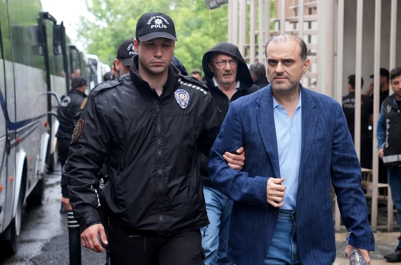 İBB'ye 4. dalga operasyonu! Tutuklama kararları açıklandı