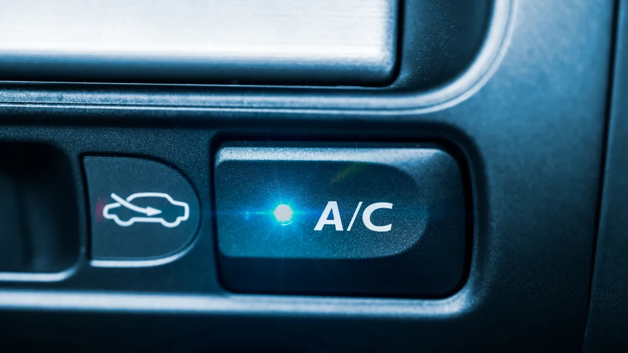 İçi fırın gibi olan arabayı bile anında serinleten tuş! 30 derecede bile etkisini gösteriyor
