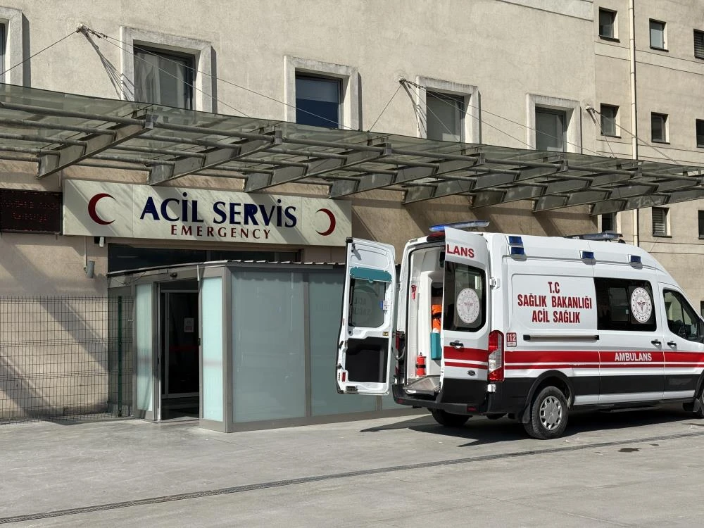 Sakarya’da şenlikte şok olay, polis memuru yorgun mermiyle yaralandı!