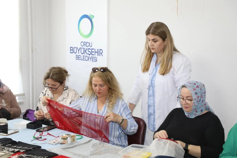 Ordu’da kadınlar tel kırma yaparak el emeklerini dünyaya pazarlıyor