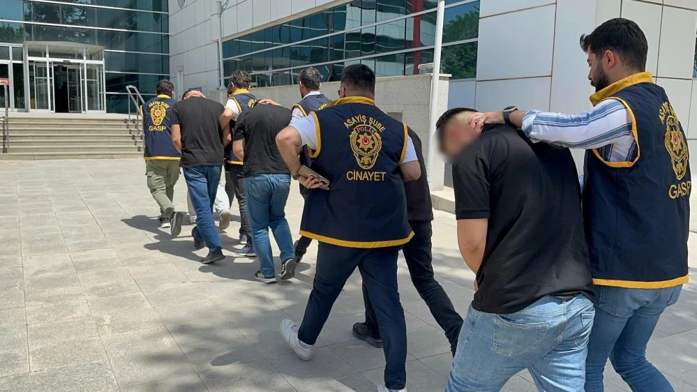 Adıyaman’da silahlı kavga: 2 yaralı, 5 şüpheli yakalandı!