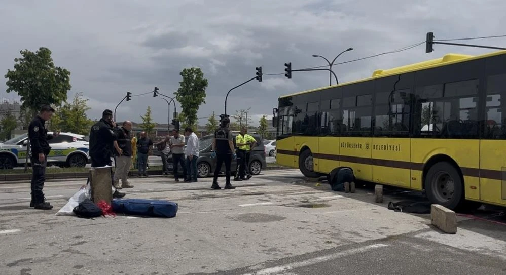 Bursa’da motosikletli genç U dönüşü yapan otobüsün altında hayatını kaybetti!