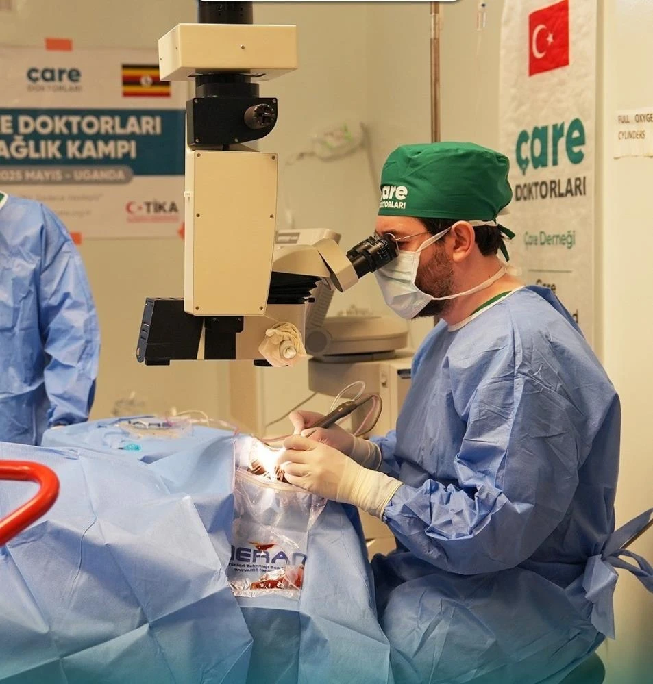 TİKA ve Çare Derneği'nin Türk hekimleri Uganda'ya umut oldu!