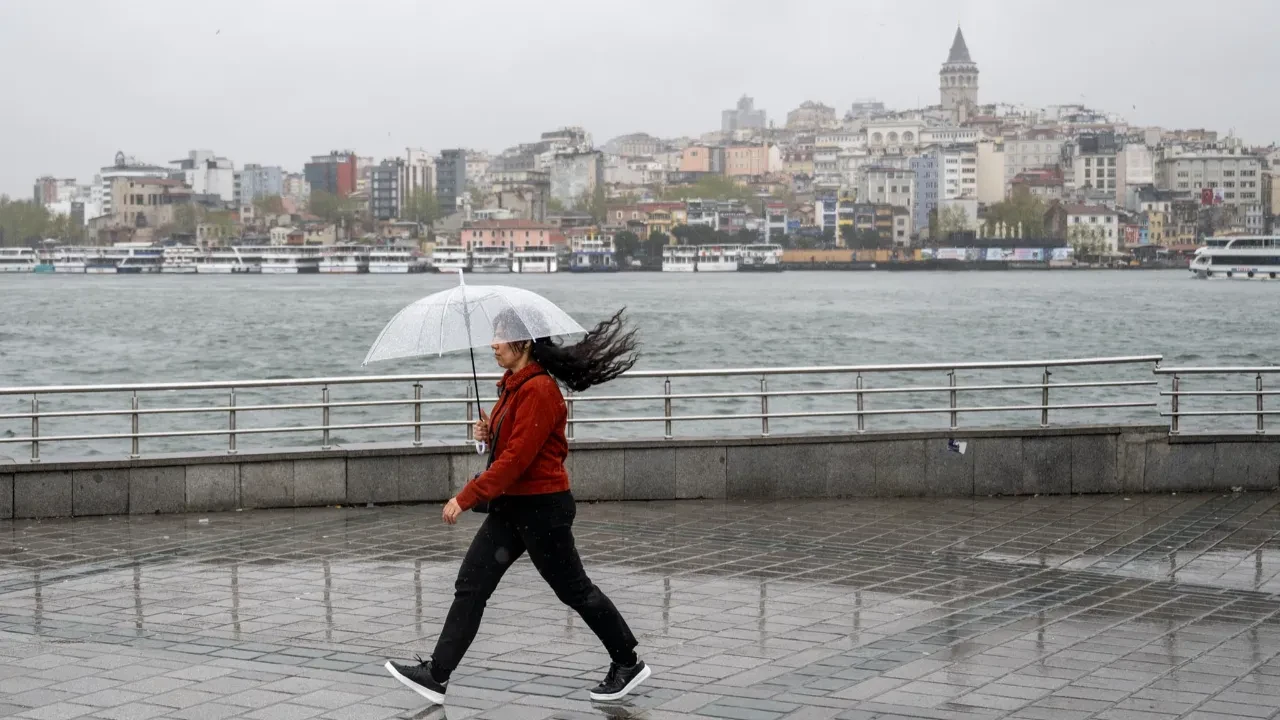 İstanbul, Ankara, İzmir dahil 36 ilde sarı alarm: Kuvvetli sağanak ve fırtına geliyor! İşte 26 Mayıs il il hava durumu