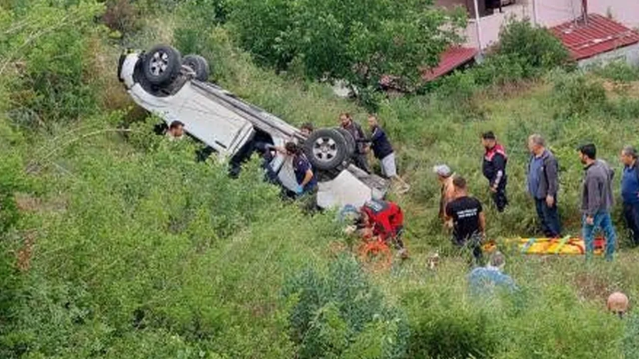 Kontrolden çıktı, şarampole uçtu: Çok sayıda yaralı var