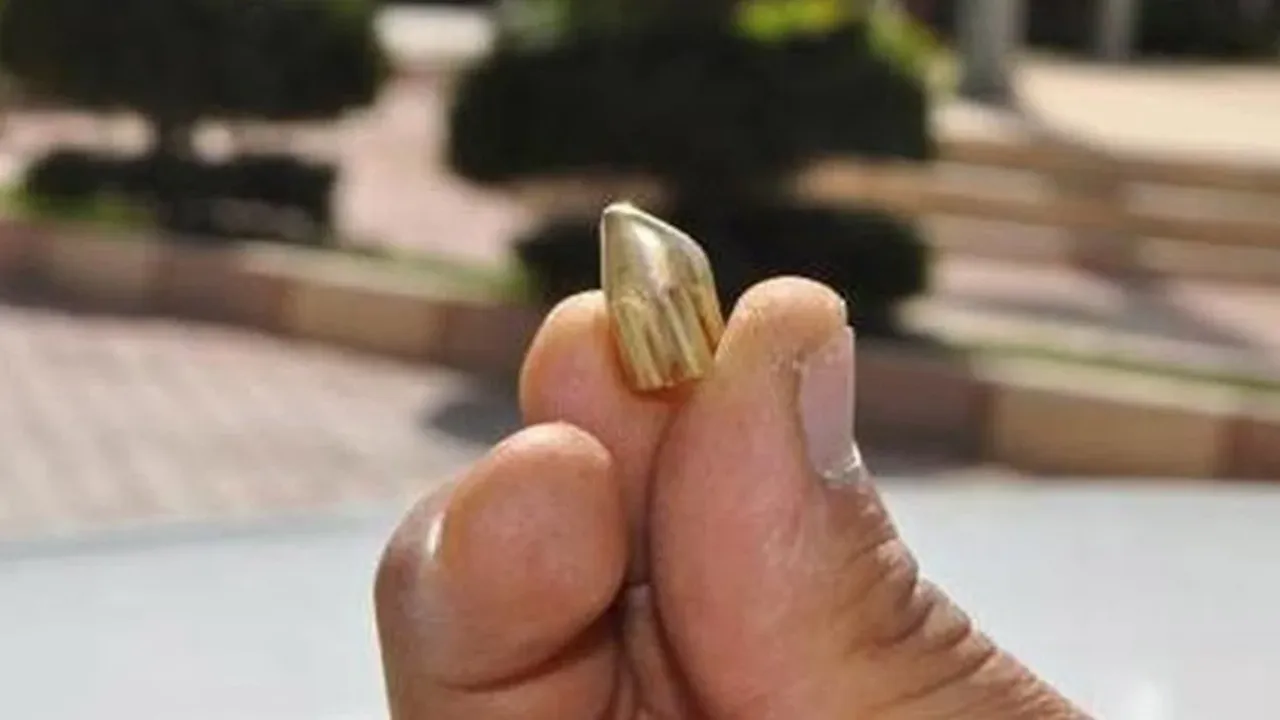 Sakarya’da şenlikte şok olay, polis memuru yorgun mermiyle yaralandı!