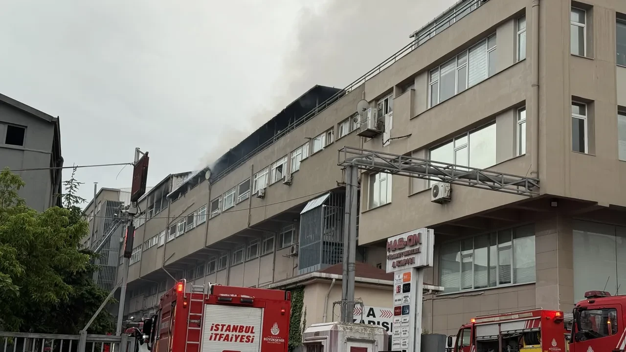 Son dakika | Eyüpsultan'da fabrika yangını! Çok sayıda ekip sevk edildi