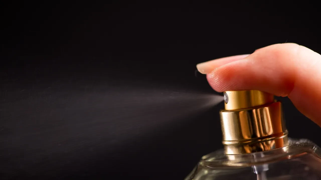 Uzmanı açıkladı! Parfümün kalıcılığını 10 kat arttırıyor: Kokusu gün boyu sürüyor