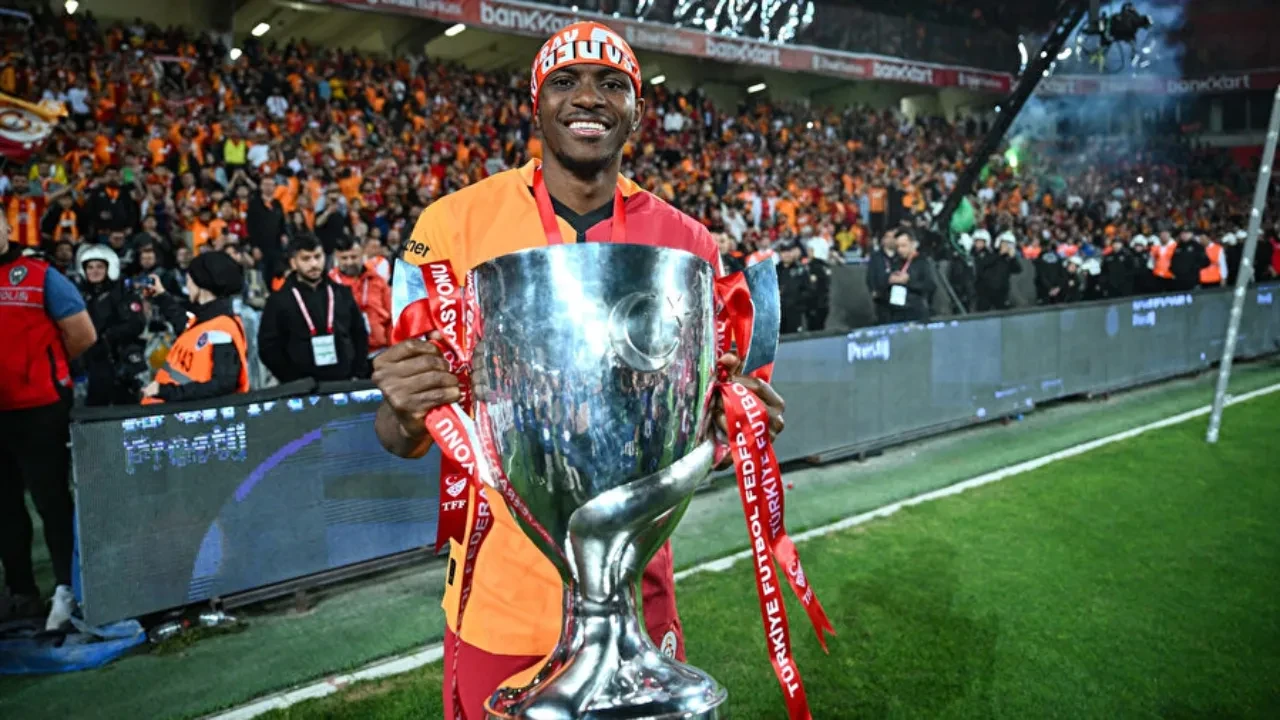 Victor Osimhen ayrılık ateşini yaktı! 