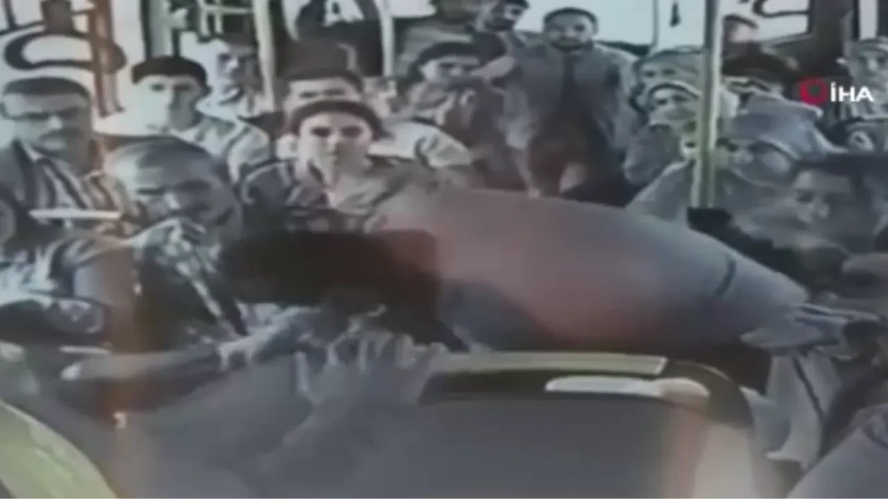 Yıllar önce dolandırılmıştı! Minibüste karşılaşınca gözü döndü