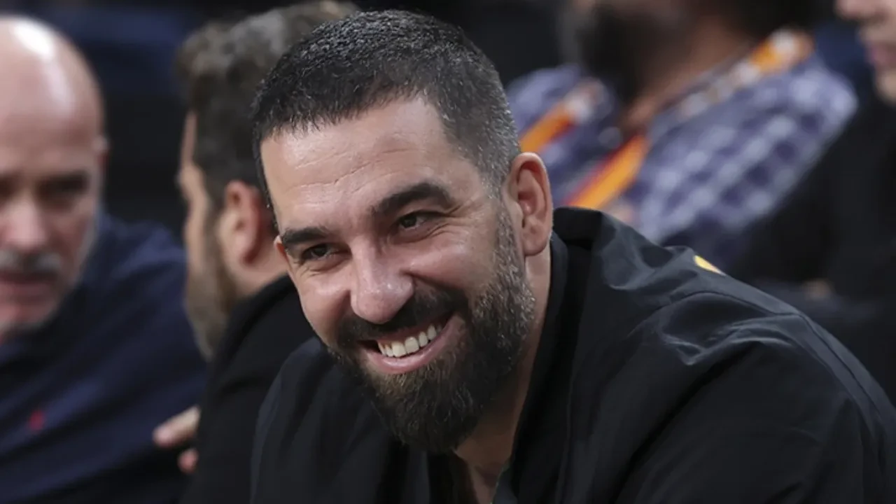 Arda Turan 2 yıllık imzayı attı! 
