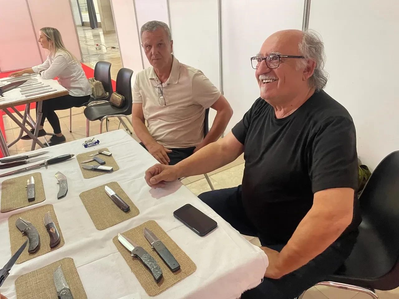 Arkadaşının isteğiyle başladı, aranan isim oldu! 3 bin euro veren bile var