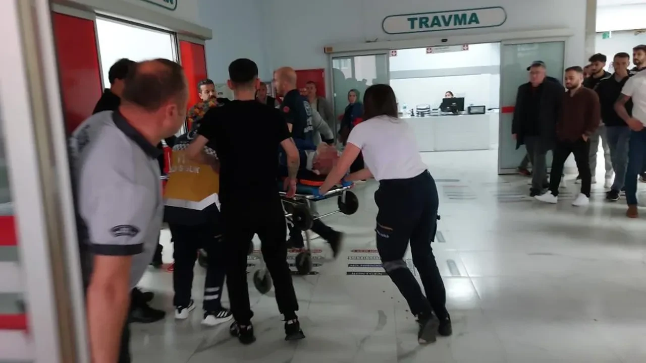 Cezaevi müdürü cinayetine karışmıştı! Abisi tarafından berberde öldürüldü