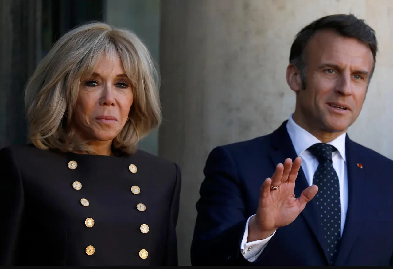Dudak okuma uzmanı karısı Brigitte'in Macron'a söylediklerini okudu! 'Defol git buradan, kaybeden'