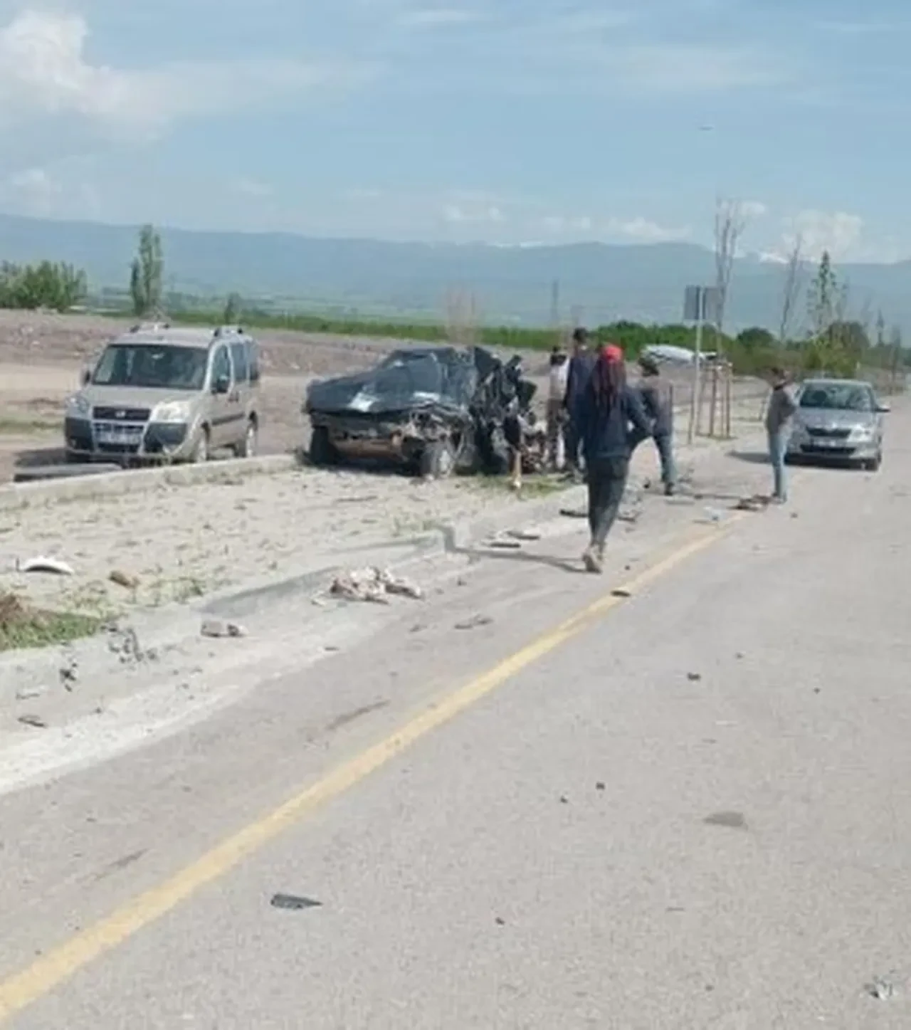 Freni boşalan beton mikseri dehşet saçtı! 8 aracı biçti