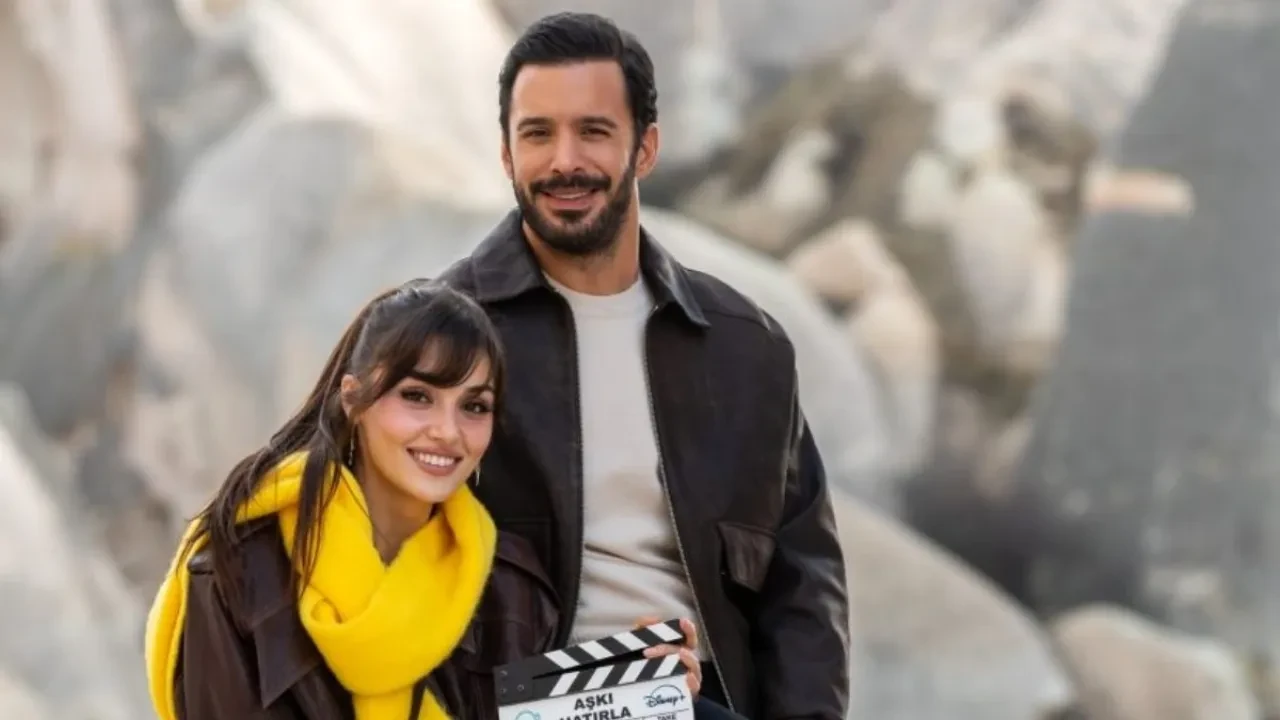 Hande Erçel ile Barış Arduç üçüncü kez partner oldu! 