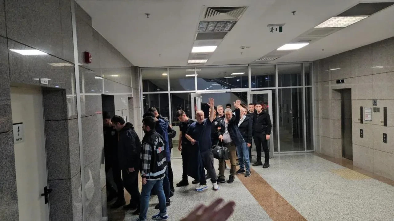 İBB operasyonunda 4. dalga! 25 şüpheli tutuklandı