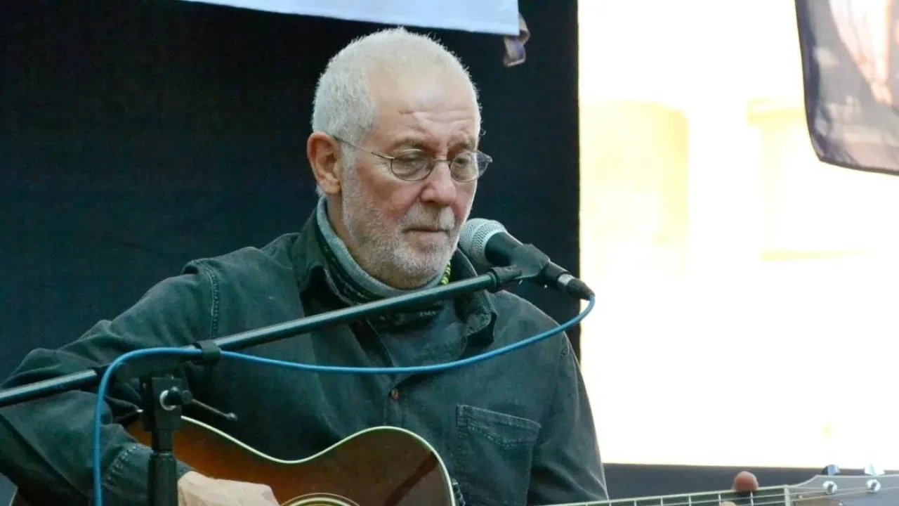İlhan Şeşen gözyaşları içinde son yolculuğuna uğurlanıyor 