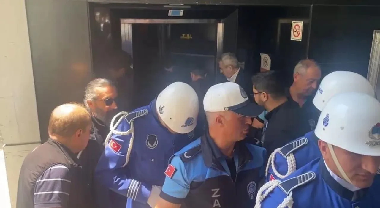İlhan Şeşen’in cenazesinde kriz! Tabutu asansörde mahsur kaldı