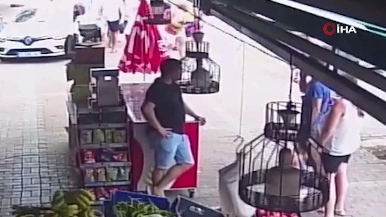 Kapkaça uğrayan Alman turist, hırsızı dakikalarca kovaladı 