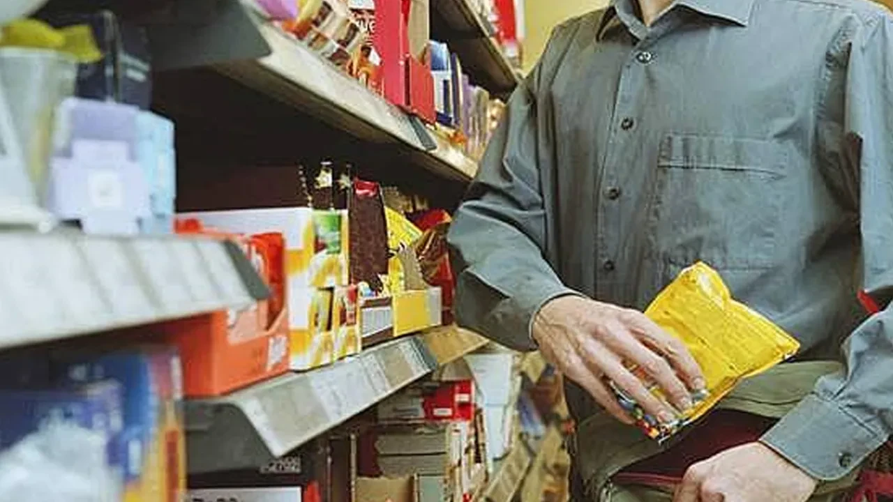 ‘Kleptomaniyim’ dedi ama hapis cezasından kaçamadı