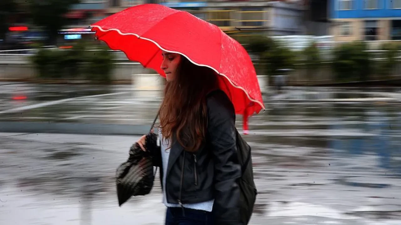 Meteoroloji uyardı: 16 ilde kuvvetli sağanak ve fırtına bekleniyor!
