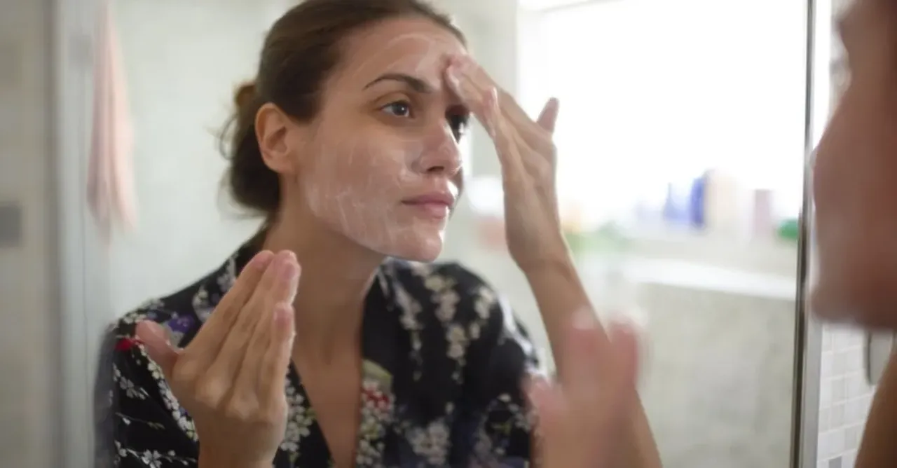 Sivilceli Ciltlere Doğal Maske Önerileri: Akneli ve Sivilceli Cilt Bakımı Evde Nasıl Yapılır?