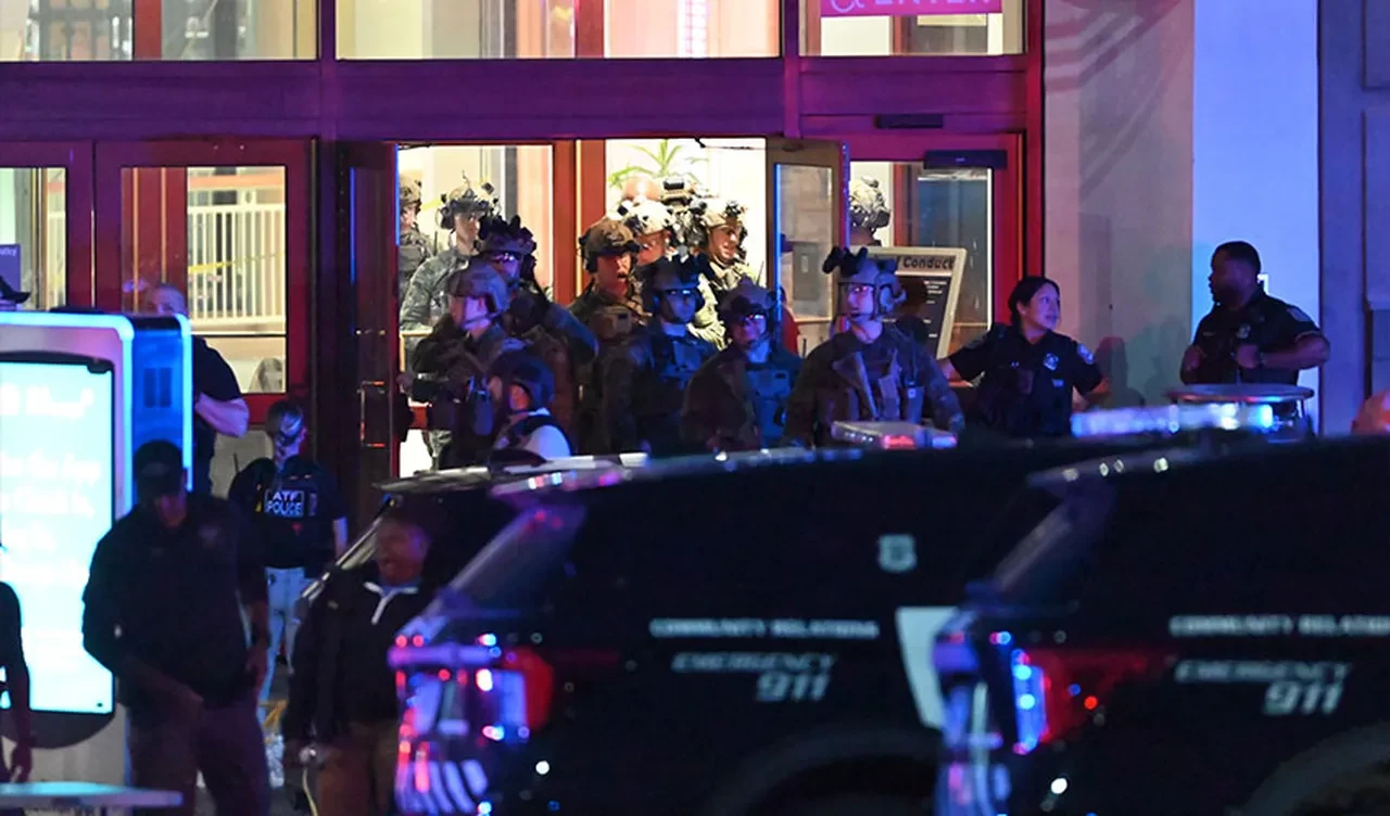 ABD'de alışveriş merkezine silahlı saldırı! Çok sayıda yaralı var