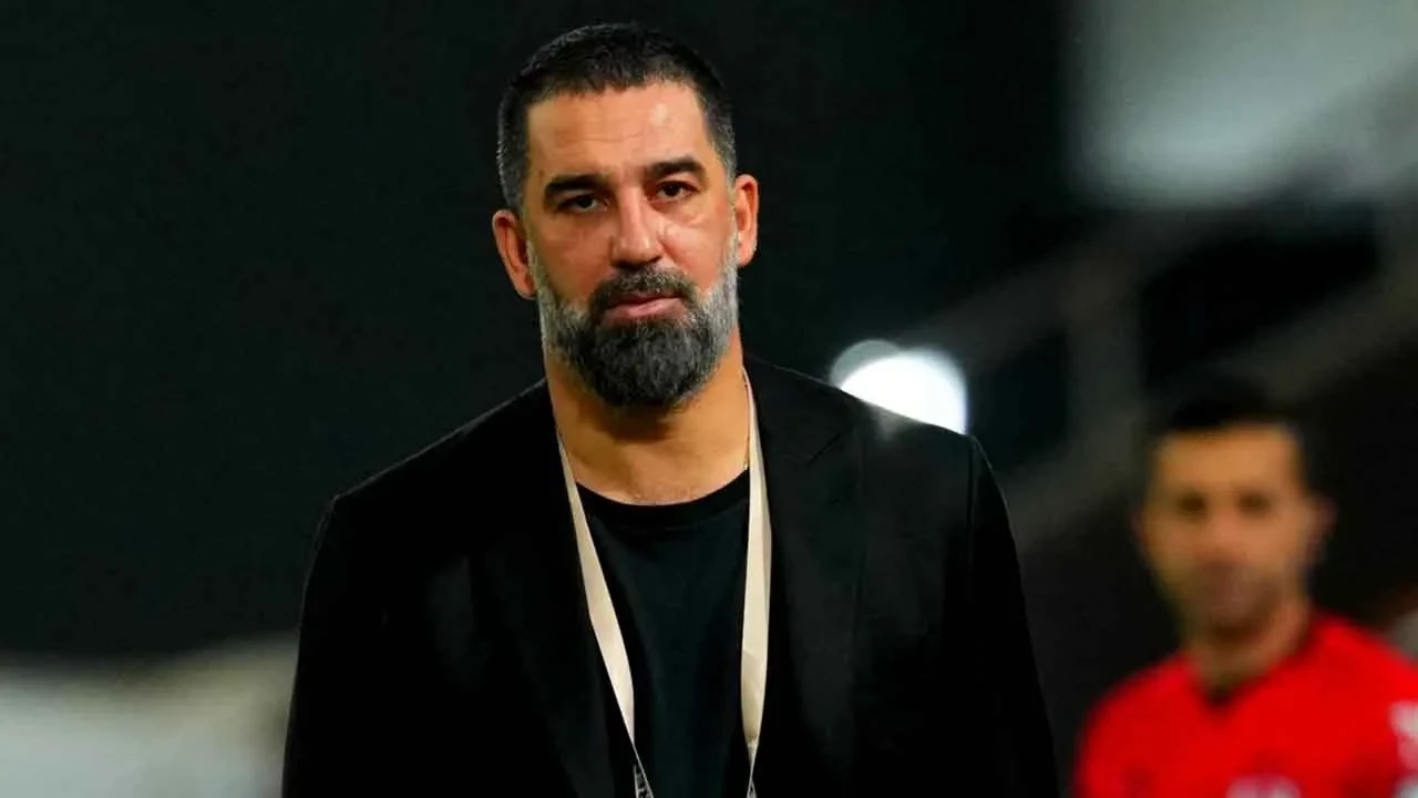 Arda Turan'da Galatasaraylıları kızdıracak hareket! İmzayı atar atmaz hesabından sildi