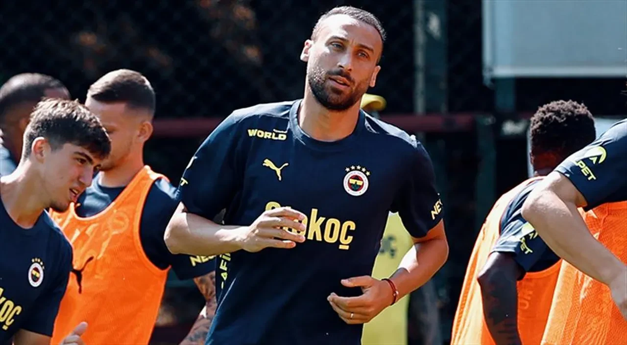 Cenk Tosun Beşiktaş'a geri dönüyor! Fenerbahçe, siyah beyazlı ekiple görüşmelere başladı